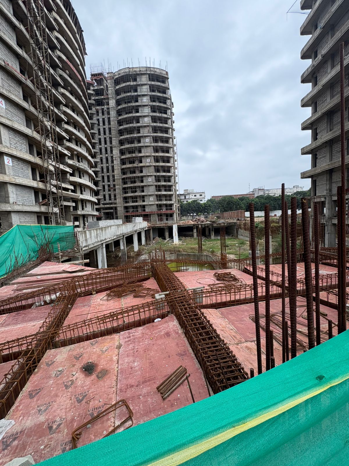 Apartments near IIM Lucknow